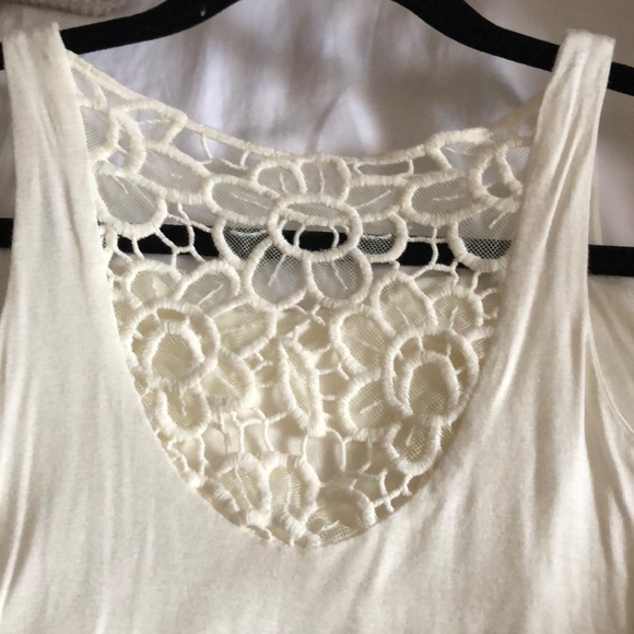 Monteau Flowy White Top - Picture 3 of 4